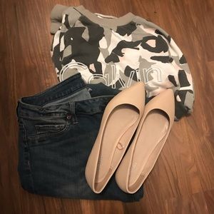 Express flats.  Size 8